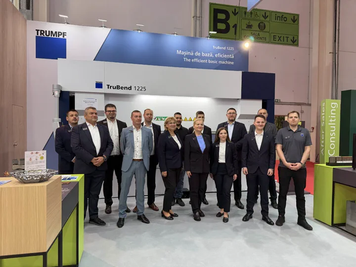 Echipa unui expozant, la stand